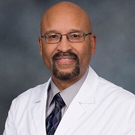 Fotografía del Dr. Marcus Stoddard, Facultad de Medicina de la Universidad de Louisville, Louisville, Kentucky, EE. UU.