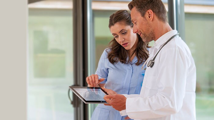 ¿Cómo pueden los hospitales perfeccionar los flujos de trabajo para mejorar la experiencia del paciente y del personal?
