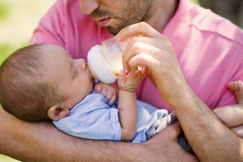 La guía eficaz para padres sobre alimentación con mamadera
